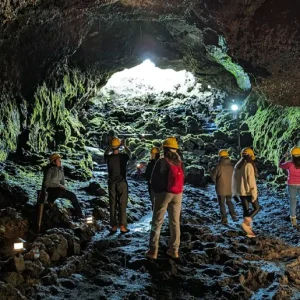 Tour Cuevas Volcánicas en el Volcán Villarrica | Pucón